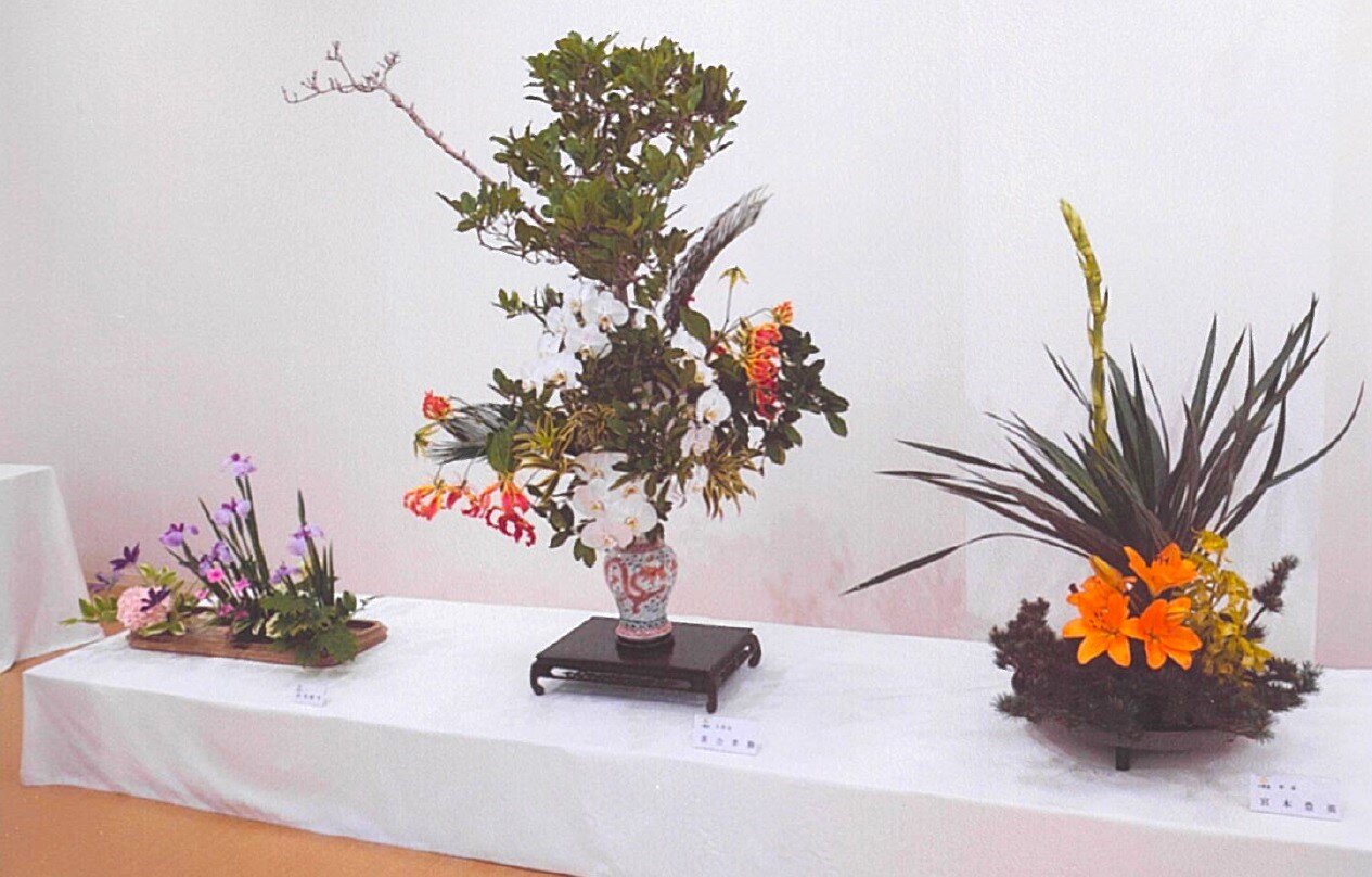 花の輪・人の輪ーみんなの花展 支部創立60周年記念「風薫る」（笠岡