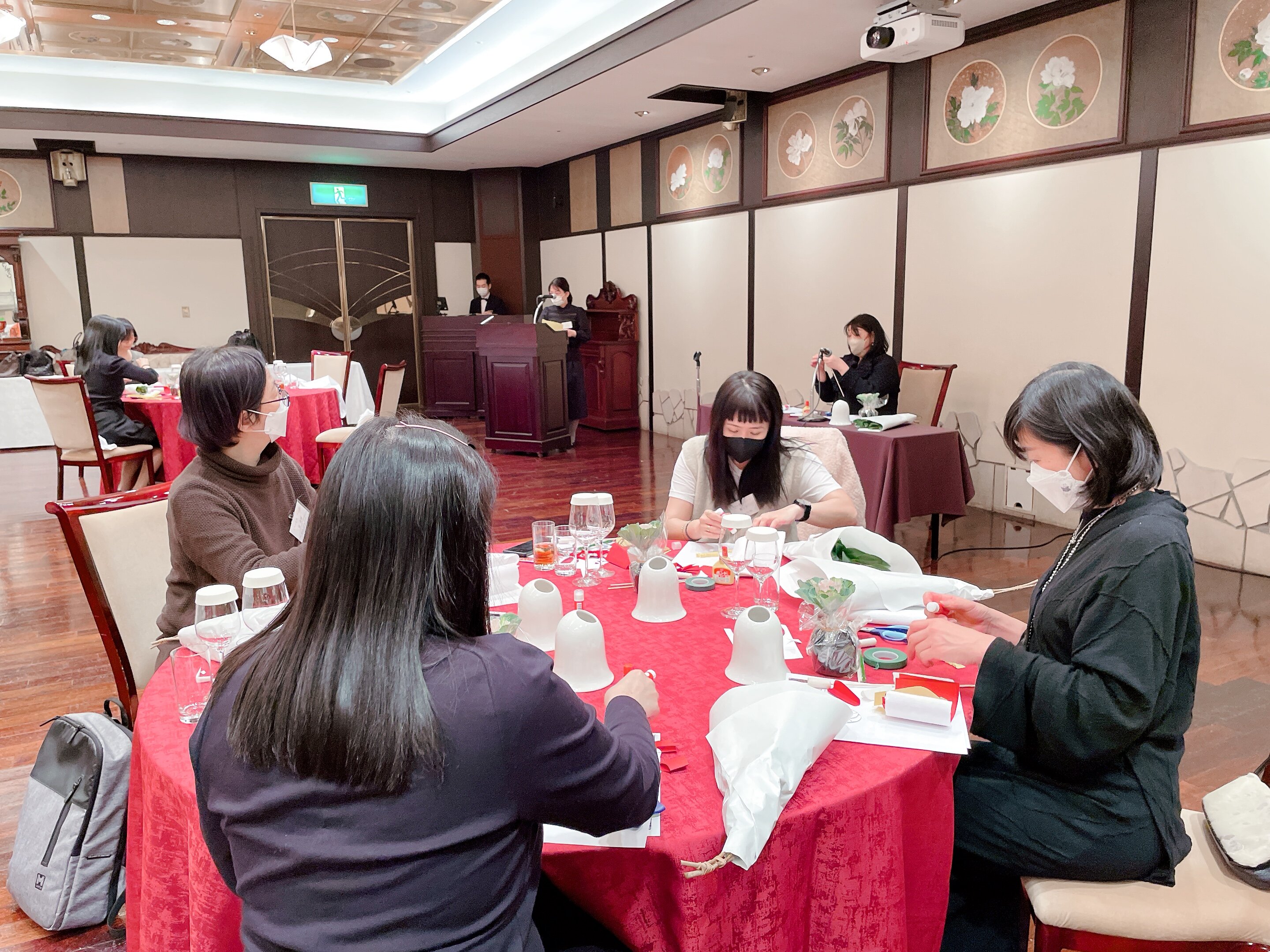 12月9日懇親会ワークショップ2.JPG
