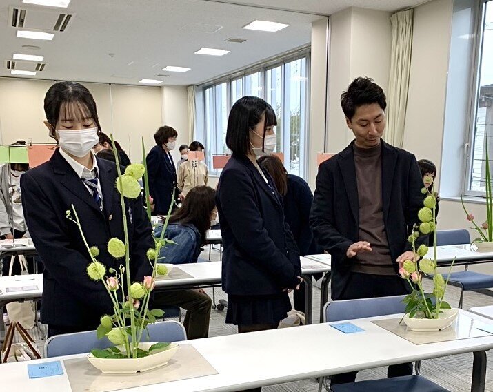 山形いけばな家元.jpeg