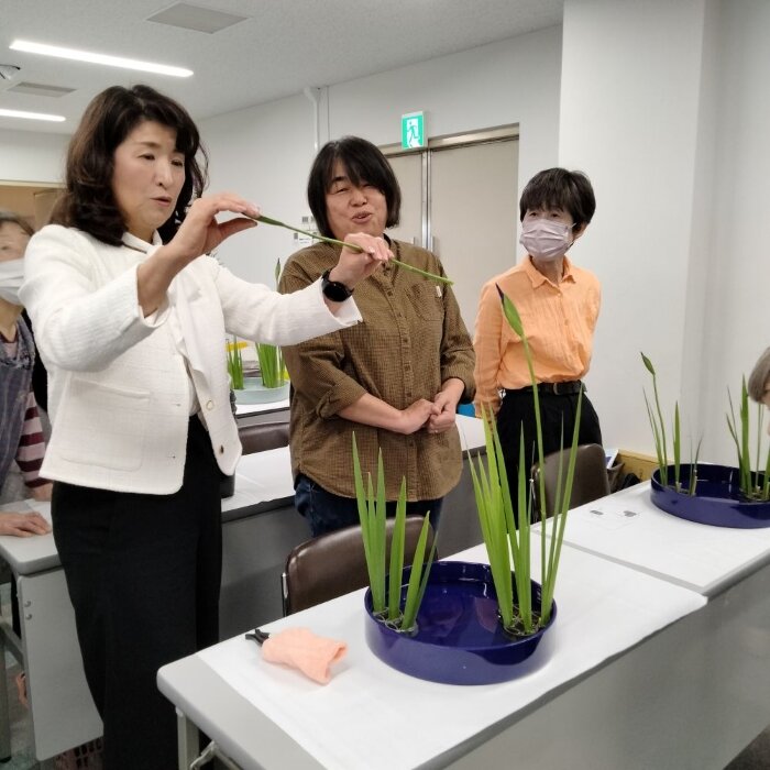 ②定例研究会寸評の様子_1.jpg