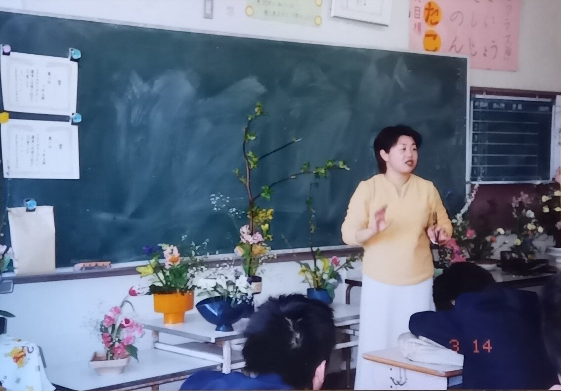 ⑫中学校卒業式前の生け花講座.jpg